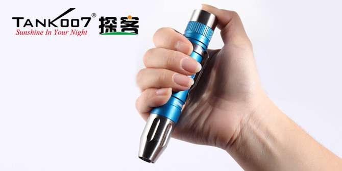新手收藏家必用珠寶玉石鑒定工具——TANK007照玉手電筒！